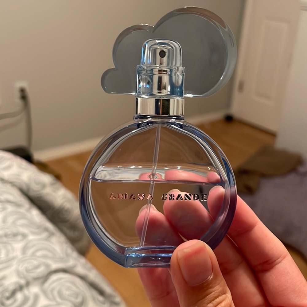 Ariana Grande Cloud